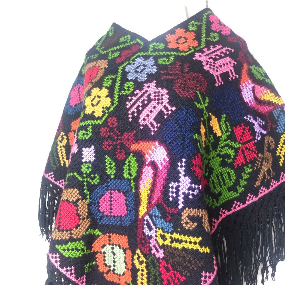 COLORFUL WOVEN VINTAGE PONCHO - Picture 4 of 4